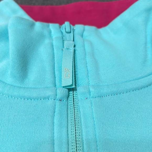 vineyard vines pullover - Picture 3 of 8